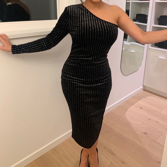 Top Shop Off The Shoulder black dress size 8 - Picture 2 of 8